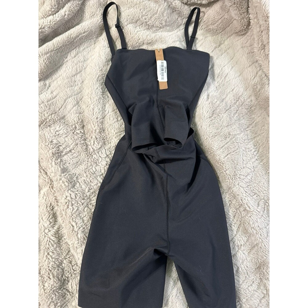 Skims Body CS Open Back Mid Thigh Bodysuit Onyx - Picture 5 of 9